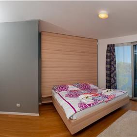 5 bedroom villa with heated infinity pool and sea views near Milna, Brac Island, sleeps 10